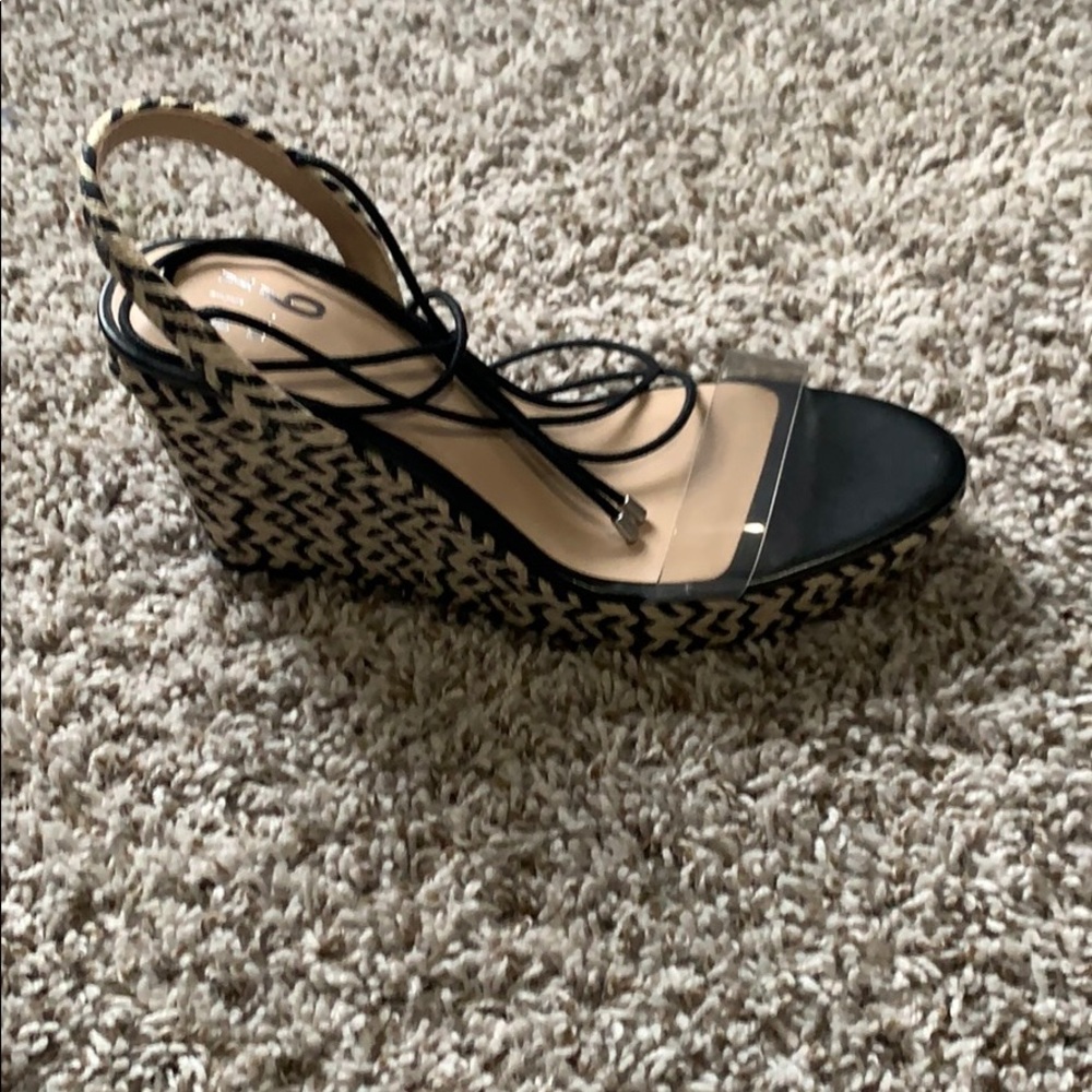Great wedge shoes perfect for a summer dress!